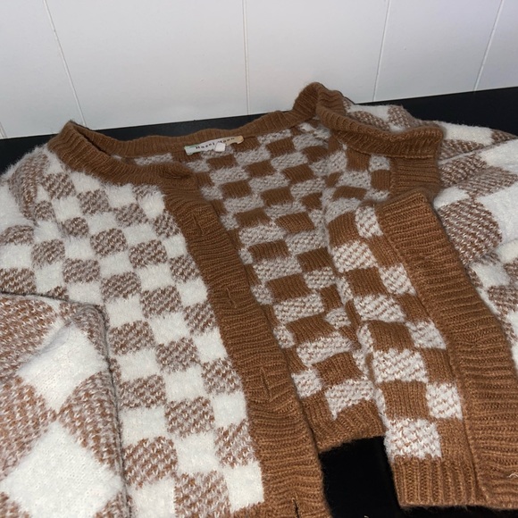 2piece top and sweater - Picture 5 of 6